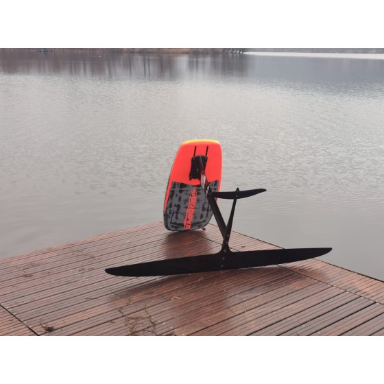 Pump hydrofoil board