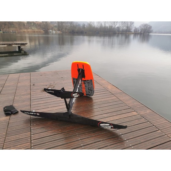 Pump hydrofoil board