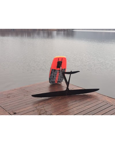 Pump hydrofoil board